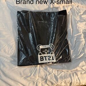 BT21 Black Short Sleeve Tee - Women's X-Small
